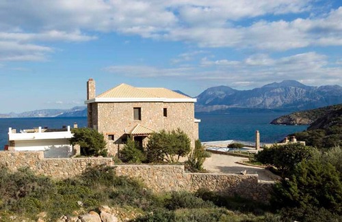 Ammoudara Villa | Beautiful 3-Bed Sea Front Villa in Agios Nikolaos