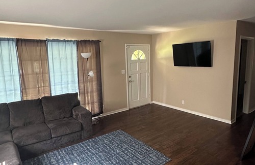 Forestdale House | Beautiful 3 bedroom1 bathroom home