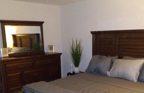 Waldorf House | Beautiful 3 level one car garage townhome