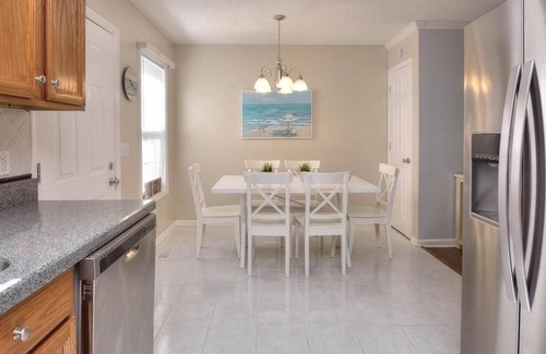 Tranquil Harbour House | Beautiful,3BR/2BA-2 Minute Drive to BEACH-Close to Stores&Restaurants-Sleeps 8