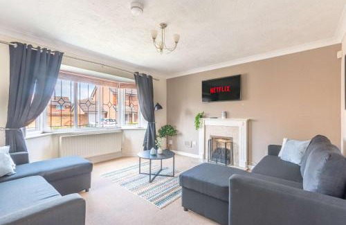 Emersons Green House | Beautiful 4 Bedroom Home near Bristol
