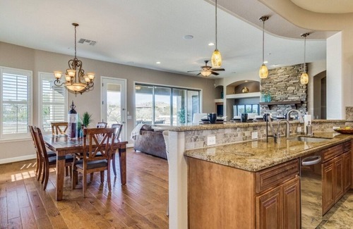 Estrella Mountain Ranch House | Beautiful 4 plus Bedroom Estrella Home on the Golf Course