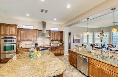 Estrella Mountain Ranch House | Beautiful 4 plus Bedroom Estrella Home on the Golf Course