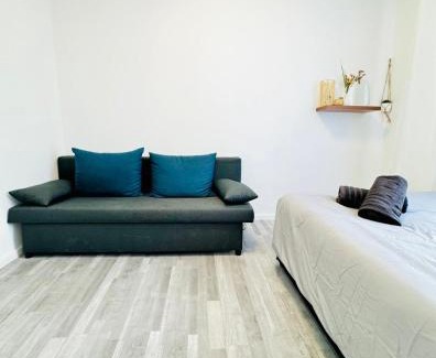 Grinzing Apartment | Beautiful 4BR Apt for up to 12P 10 Min to FAC Platz