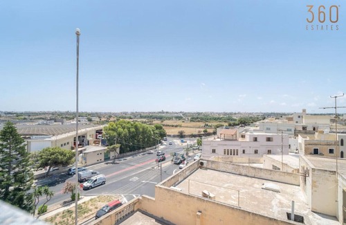 Tarxien Apartment | Beautiful 4BR penthouse with large terrace w/WIFI