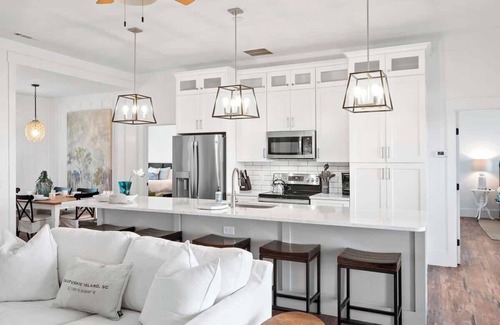 Melrose on the Beach House | Beautiful 5 BR Cottage Near Beach