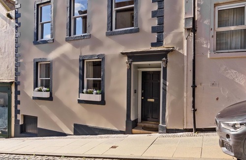 Berwick-upon-Tweed House | Beautiful 5 bedroom, 5 bathroom Georgian family home