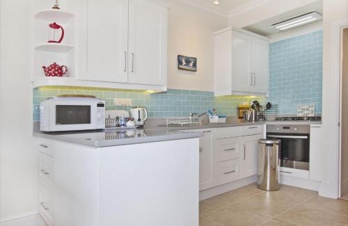 Aberdovey Apartment | Beautiful Aberdovey Seafront Apartment 2
