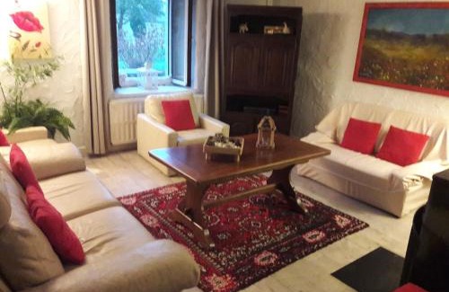 Engreux House | Beautiful and Authentic Cottage, cleaning included
