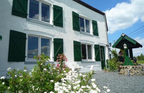 Engreux House | Beautiful and Authentic Cottage, cleaning included