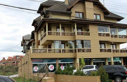 Dutra Apartment | Beautiful and cozy on the corner of Av das Hortênsias