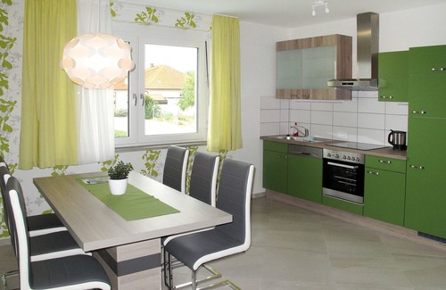 Donnerskirchen Apartment | Beautiful apartment for 6 people with A/C, WIFI, TV, terrace and pets allowed