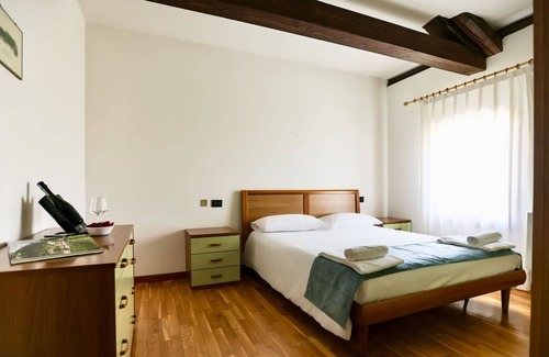 Fossalta Maggiore Apartment | Beautiful apartment for 4 people with WIFI, A/C, TV, terrace, pets allowed and parking