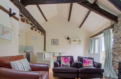 Llanerchymedd House | Beautiful apartment in villa for 3 guests with WIFI, TV, patio, pets allowed and parking