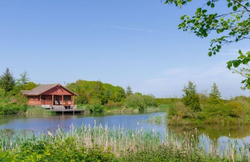 Llanerchymedd House | Beautiful apartment in villa for 3 guests with WIFI, TV, patio, pets allowed and parking