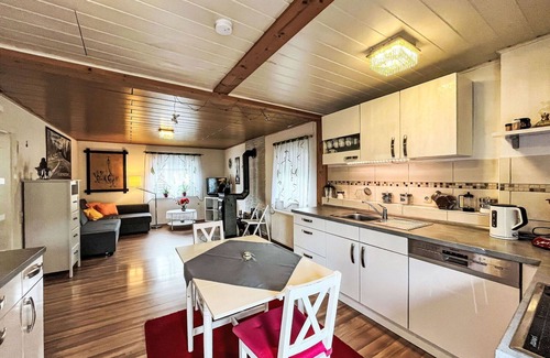 Quiddelbach Apartment | Beautiful apartment for 9 guests with WIFI, TV and patio