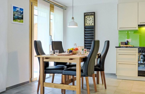 Blausee Apartment | Beautiful apartment for 3 guests with hot tub, WIFI, TV, terrace and panoramic view