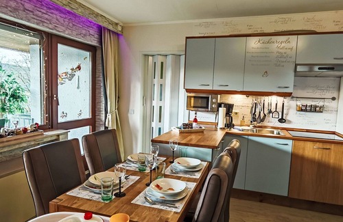 Niedersfeld Apartment | Beautiful apartment for 5 guests with WIFI, TV and balcony