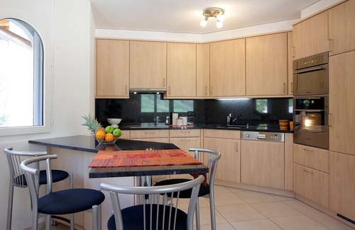 Leukerbad Apartment | Beautiful apartment for 8 people with hot tub, WIFI, TV and balcony