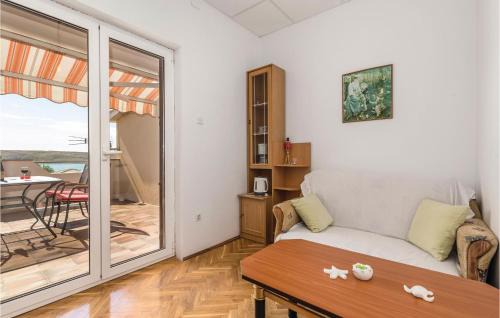 Dinjiska Apartment | Beautiful Apartment In Dinjiska
