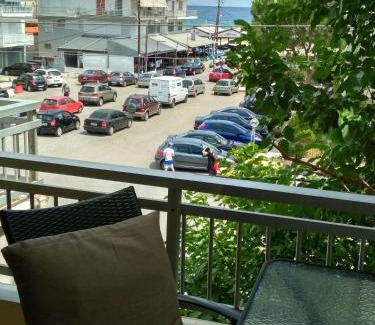 Nei Pori Apartment | Beautiful Apartment in front of the sea with a mountain view
