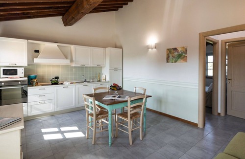 Larciano House | Beautiful apartment in villa for 2 guests with A/C, WIFI, pool and TV