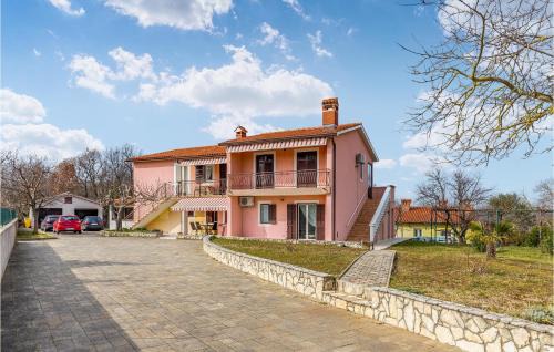 Strmac Apartment | Beautiful Apartment In Labin With Wifi