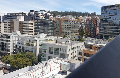 Financial District Apartment | Beautiful apartment in Quito's financial center with a stunning view of the city