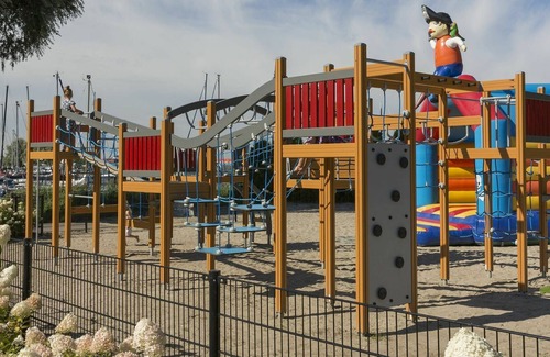 Dordtse Biesbosch Apartment | Beautiful apartment for 4 guests with WIFI, TV, terrace and parking