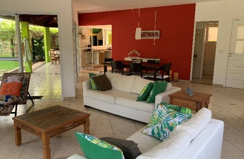 Mococa House | Beautiful Beach House Closed Cond+Heated Pool