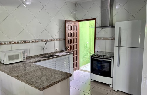 Balneario Gaivotas House | Beautiful beach house, 03 bedrooms, living room, kitchen, barbecue, garage, Wi-Fi.