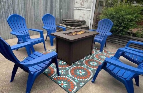 Duncanville House | Beautiful Blue Peaceful Retreat