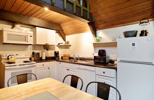 Baring Cabin | Beautiful cabin in the woods with a private hot tub