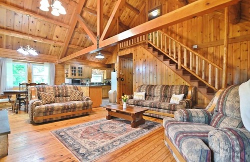 Luray Cabin | Beautiful cabin situated on wooded banks of the Shenandoah River.