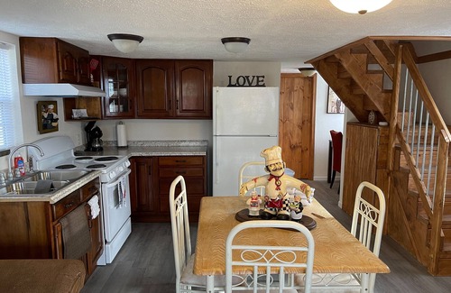 Waynesville Cabin | Beautiful Cabin Sleeps 10