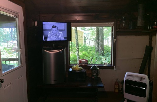 Jeffersonville Cabin | Beautiful Cabin On 5 Acres. 2.5 Miles From Bethel Woods, museum and casinos.