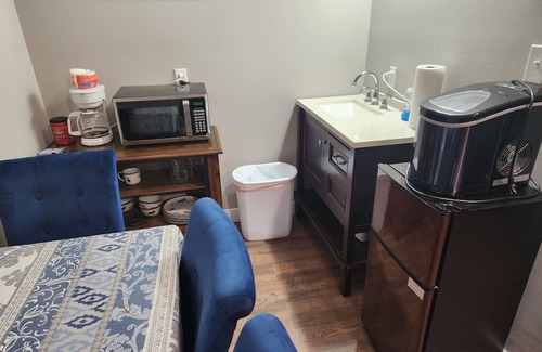 Eclectic Cabin | Beautiful cabin within two miles of Lake Martin