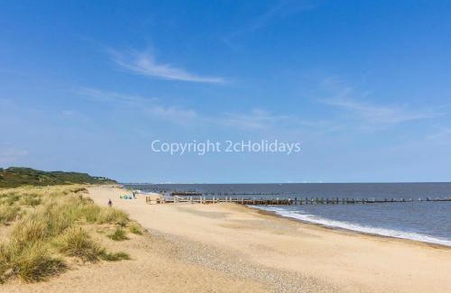 Corton Other | Beautiful Caravan With Decking And Wifi At Azure Sea, Suffolk Ref 32025Az
