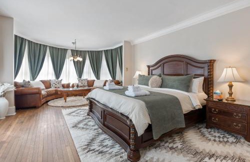 Geneva Apartment | Beautiful Condo - King Bed - Free Waffle Breakfast