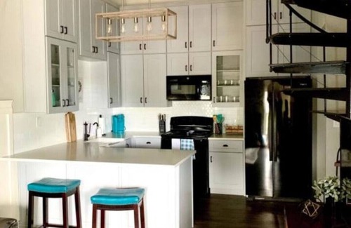 Show Low Condo | Beautiful Condo Upstairs 2BD/2BA - Travel Nurses by Hospital - W/D in unit!