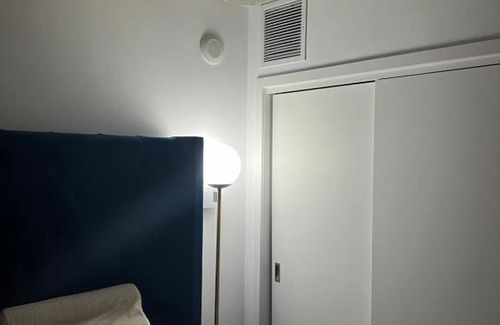 Downtown Montreal Apartment | Beautiful condo with a pool at rooftop