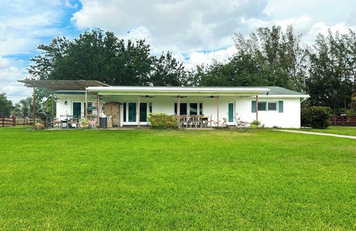 Weston House | Beautiful Country Home in South Florida