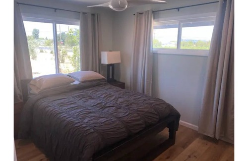 Finley House | Beautiful country vineyard property!