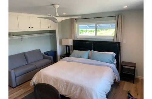 Finley House | Beautiful country vineyard property!