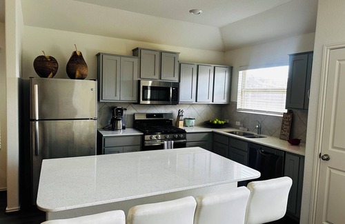 Del Valle House | BEAUTIFUL COWBOY HOUSE IN DEL VALLE TEXAS.