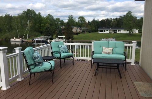 Lake House | Beautiful, cozy cabin on the lake