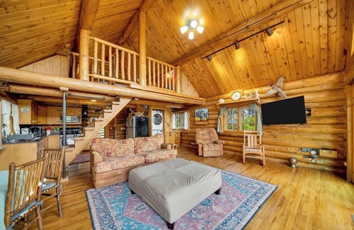 Colonial Pine Hills Cabin | Beautiful Custom Log Cabin!