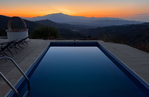 El Borge House | Beautiful Finca in the Axarquia with stunning views and private pool
