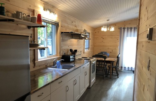 Bayfield Cottage | Beautiful fully equipped 2 bedroom cottage in Bayfield.