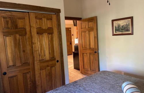 Crestline House | Beautiful guesthouse in Crestline